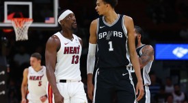 詹姆斯湖人合约到期：湖人队争夺战与詹姆斯未来去向